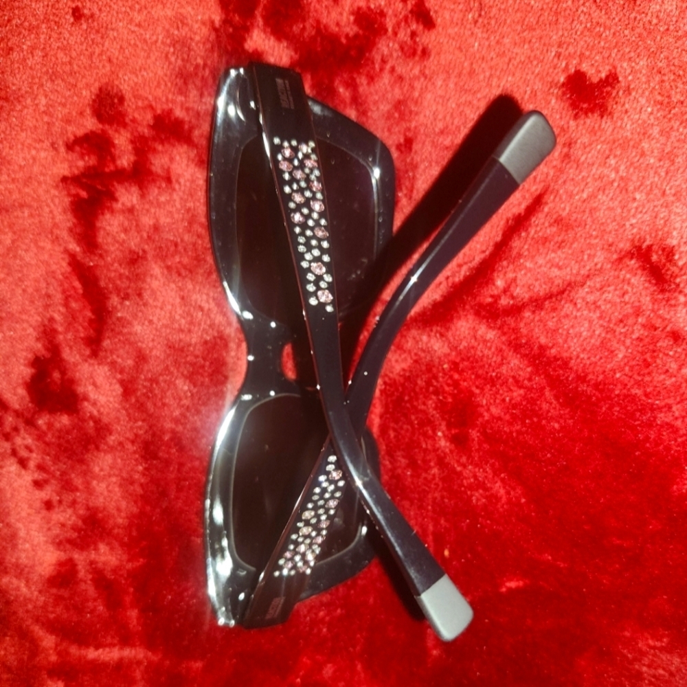 Kenneth Cole Elegant Black Sunglasses with Rhinestone Accents